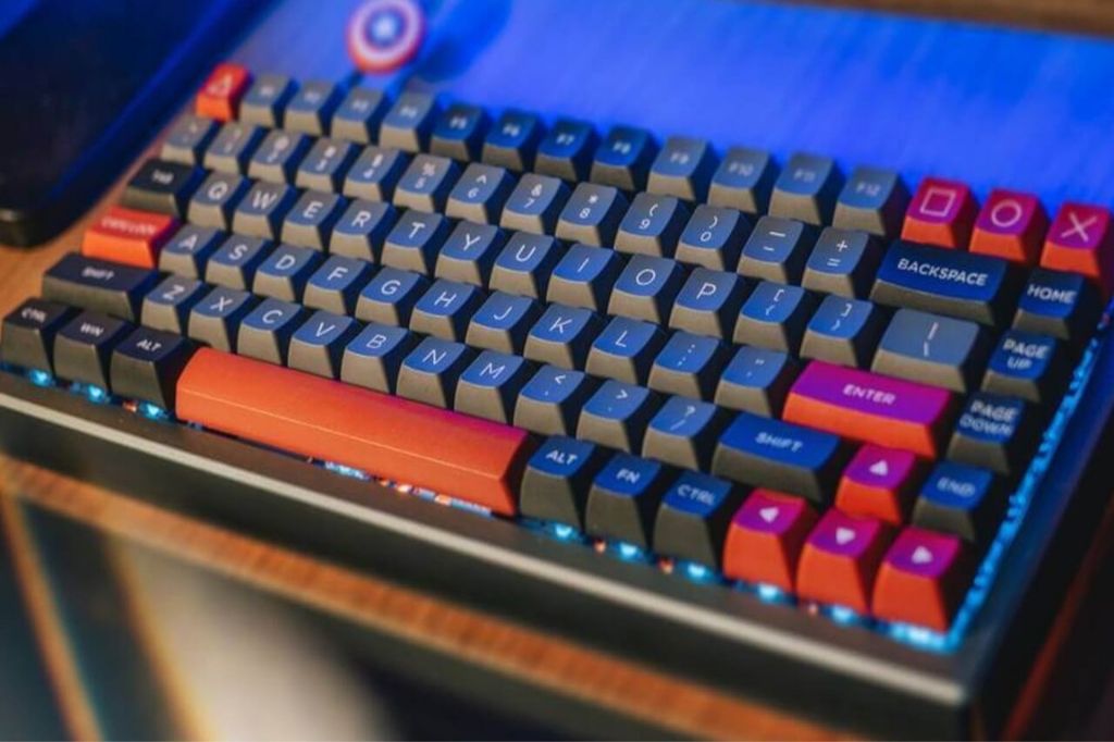 photo of the best mechanical keyboard for school
