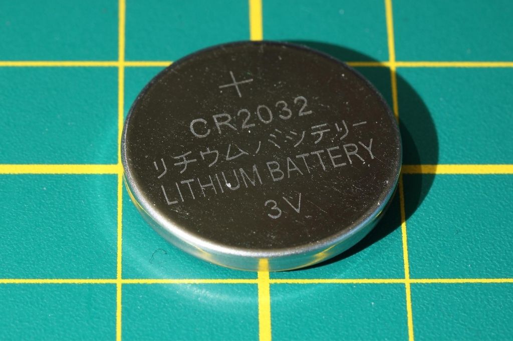 CR2032 3V lithium AirTag battery
