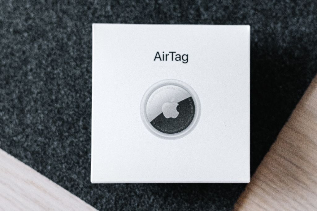 AirTag box